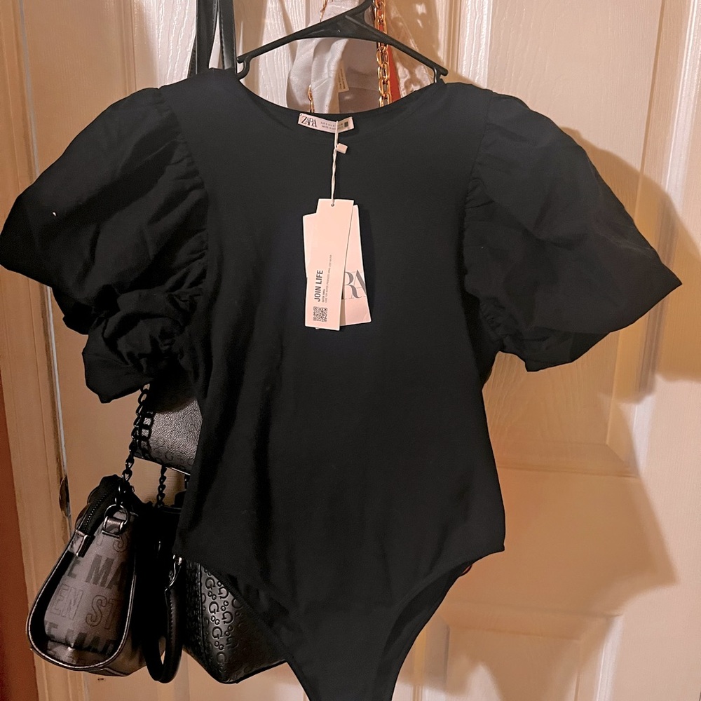 Body blouse black, new with tags, size S no details